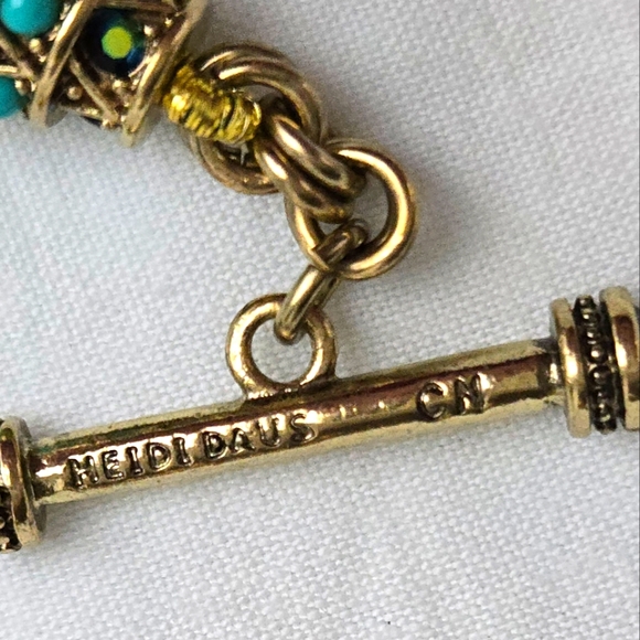 HEIDI DAUS Toggle Bracelet W/ Turquoise & Swarovski Crystals - Picture 3 of 6